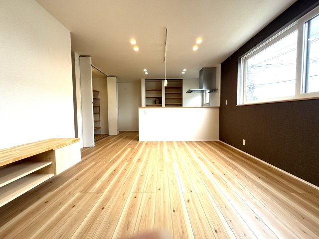 中央区下所島1丁目　新築戸建　2号棟の居間・リビング