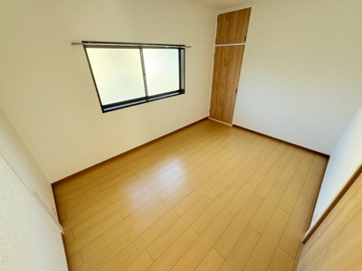 【洋室】 | メゾン津々山台