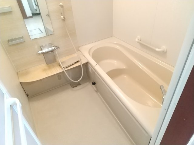【オーナーチェンジ戸建】鳥取北3丁目中古住宅の浴室