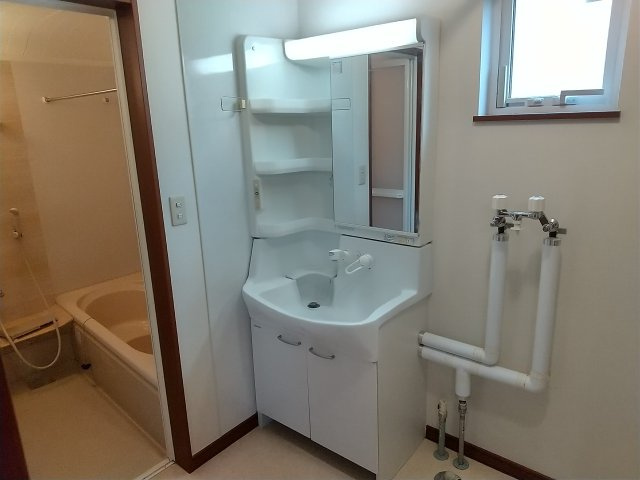 【オーナーチェンジ戸建】鳥取北3丁目中古住宅の独立洗面台