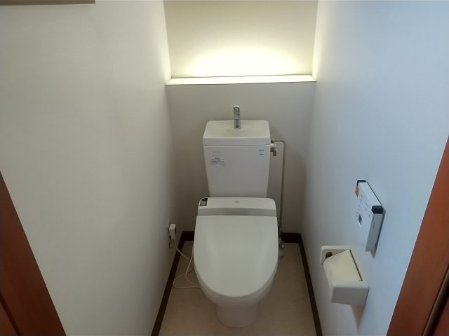 【オーナーチェンジ戸建】鳥取北3丁目中古住宅のトイレ