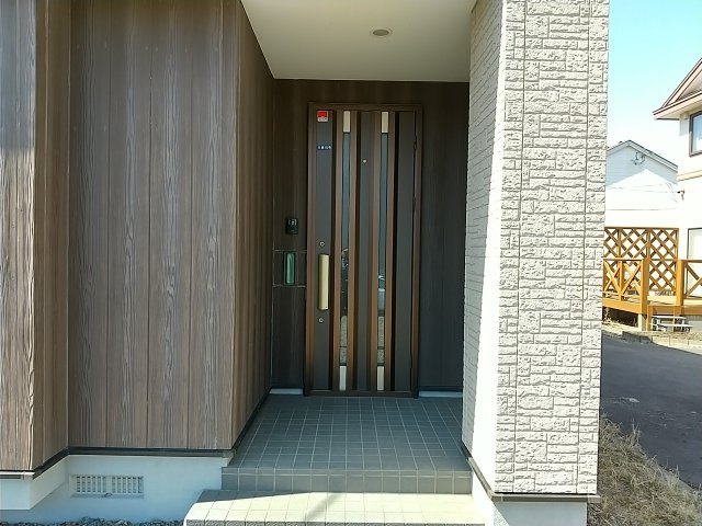 【オーナーチェンジ戸建】鳥取北3丁目中古住宅の玄関