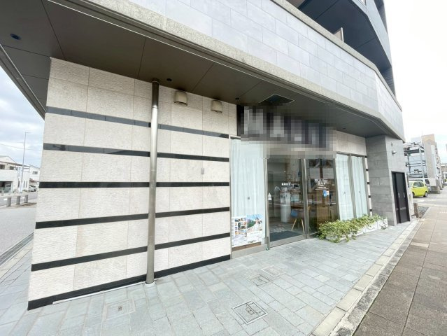 ヴィラエーデル豊田駅前のエントランス