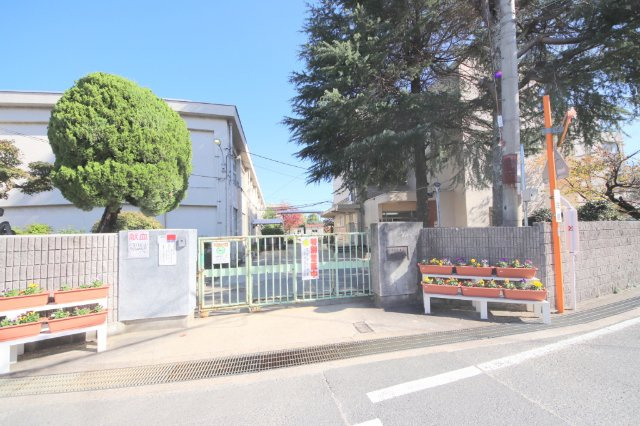 グランデSGの周辺|小学校「奈良市立富雄南小学校まで923m」