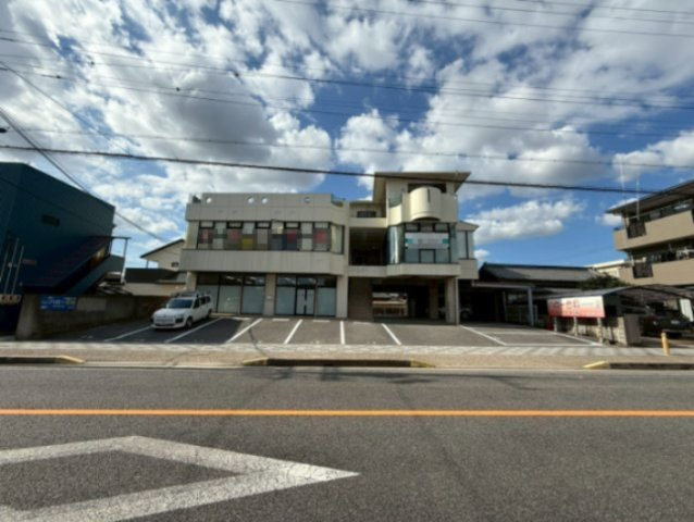 東栄町　サングリーンビルの外観