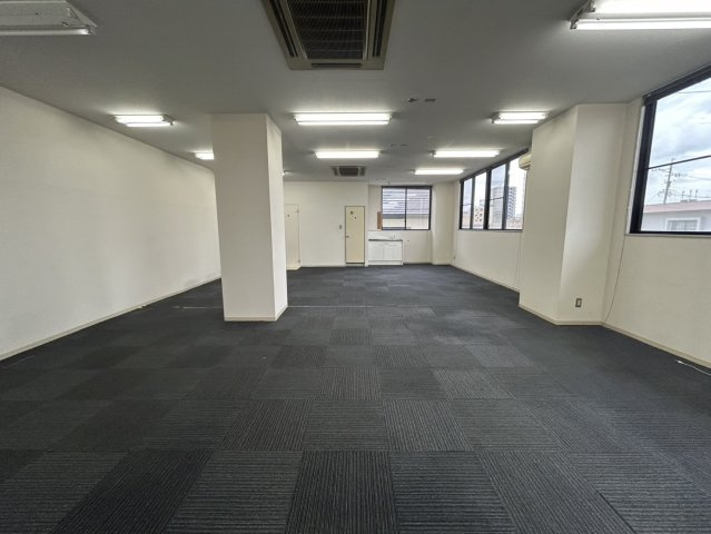 東栄町　サングリーンビルの内装