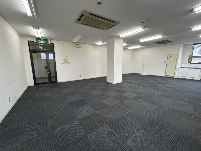 東栄町　サングリーンビルの内装