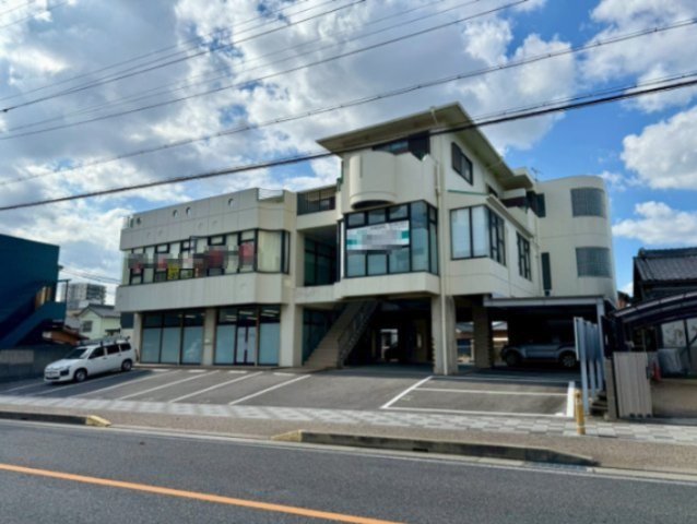 東栄町　サングリーンビルの外観