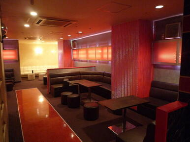 栄メッツビルのロビー