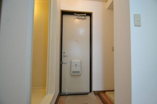 ロージェ西灘の玄関