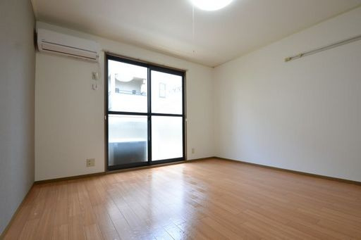 ロージェ西灘の居間・リビング