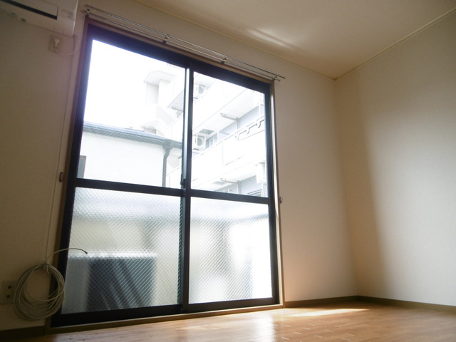 リオマール壱番館の居間・リビング