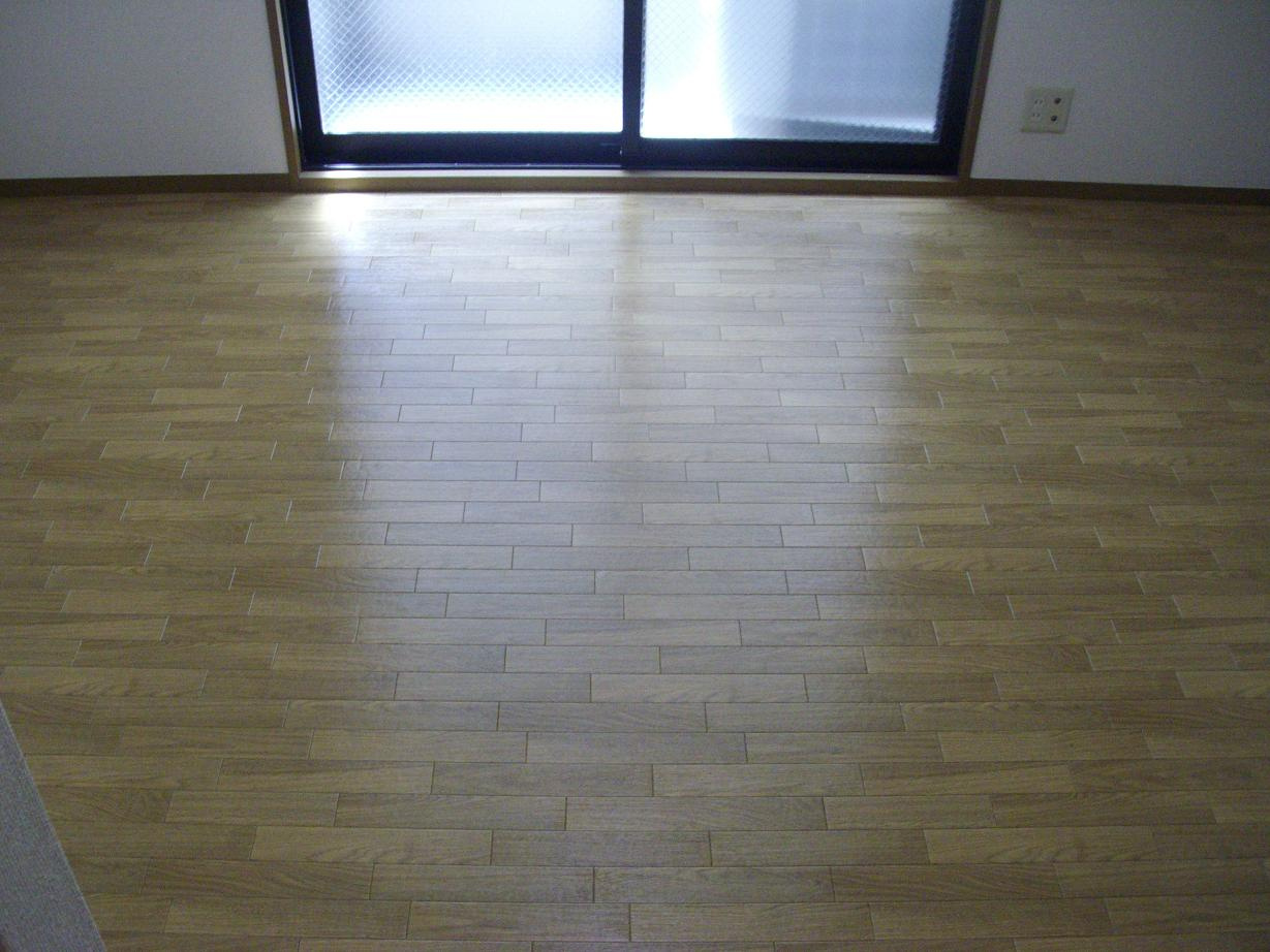 リオマール壱番館の居間・リビング