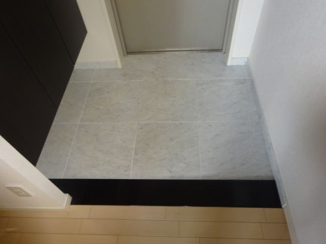 アーバンヴィレッジ神戸中山手の玄関