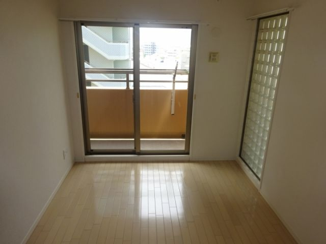 アーバンヴィレッジ神戸中山手の洋室