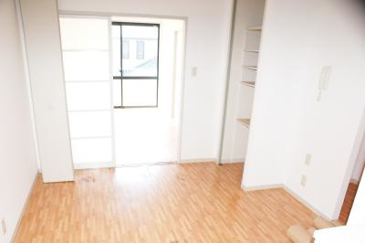 MKハイツの居間・リビング