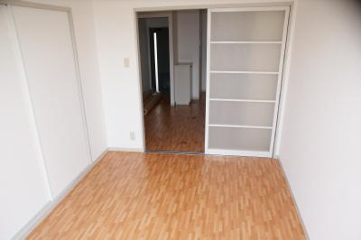 MKハイツの居間・リビング