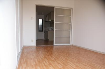 MKハイツの居間・リビング