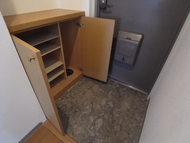 宮塚ハイツの玄関