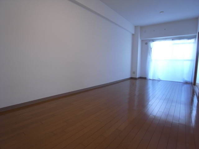 宮塚ハイツの居間・リビング