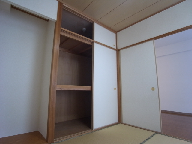 宮塚ハイツの収納