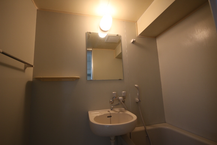 長谷川ビルの洗面所