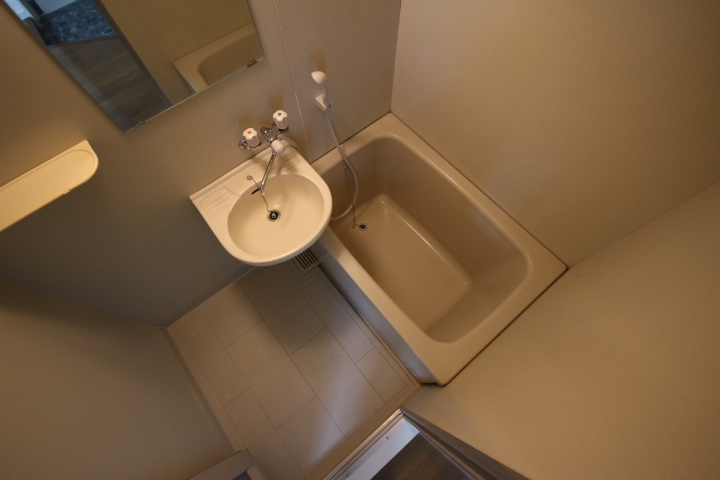 長谷川ビルの浴室