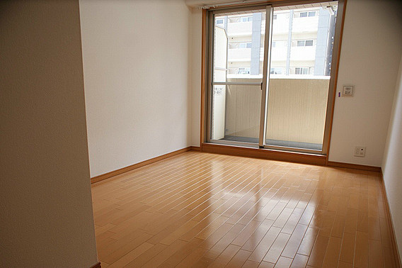 エステムコート三宮山手2ソアーレの洋室