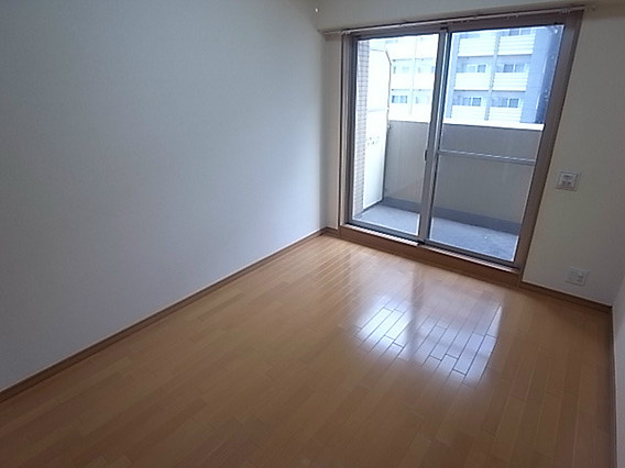 エステムコート三宮山手2ソアーレの居間・リビング