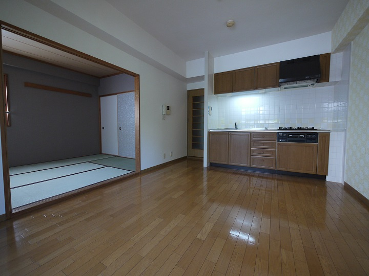 住吉本町壱番館の居間・リビング