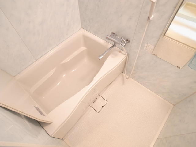 ビバリーハウス青谷弐番館の浴室