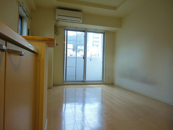 スワンズ新神戸ウィータの洋室