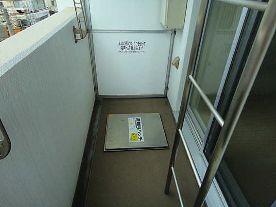 スワンズ新神戸ウィータのバルコニー