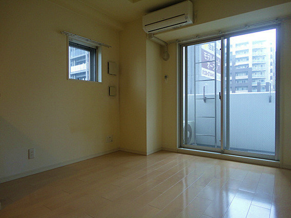 スワンズ新神戸ウィータの居間・リビング