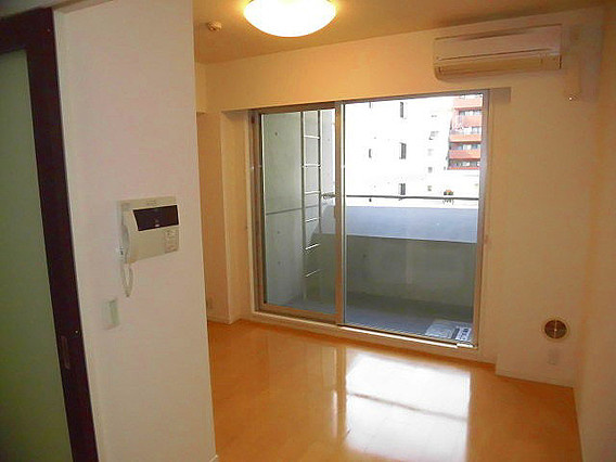 ワコーレ・ディ・アルクス元町の居間・リビング