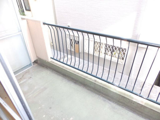 中島本庄ビルのバルコニー