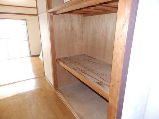 中島本庄ビルの収納