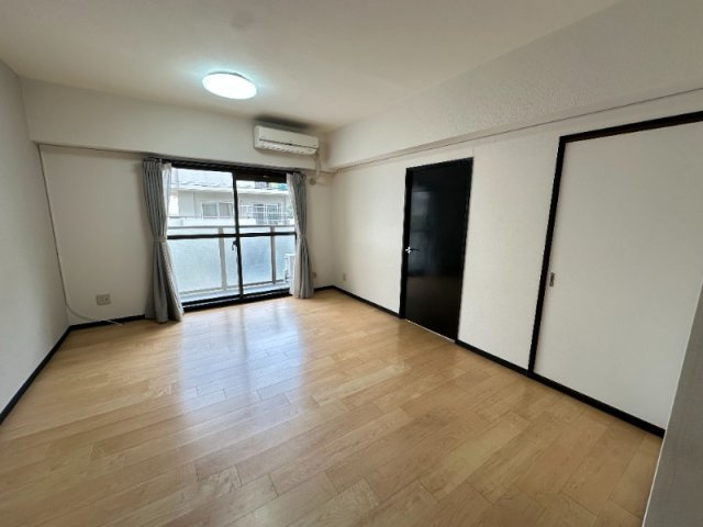 ファミール甲南の居間・リビング