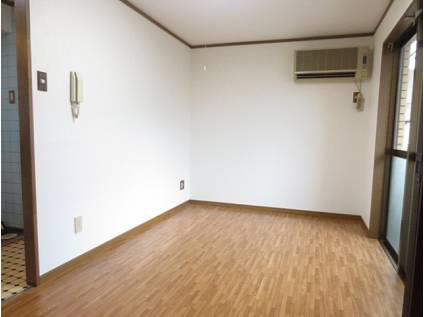 アバントコート大石東町の洋室