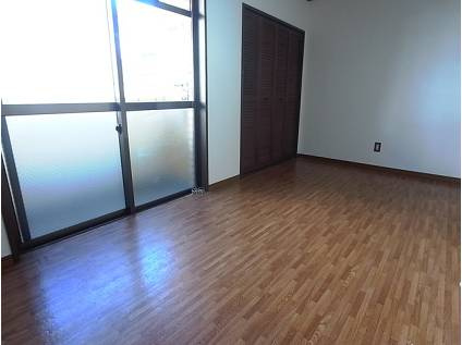 アバントコート大石東町の居間・リビング