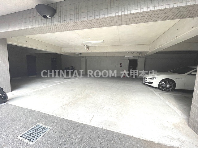 ビエント六甲2の駐車場