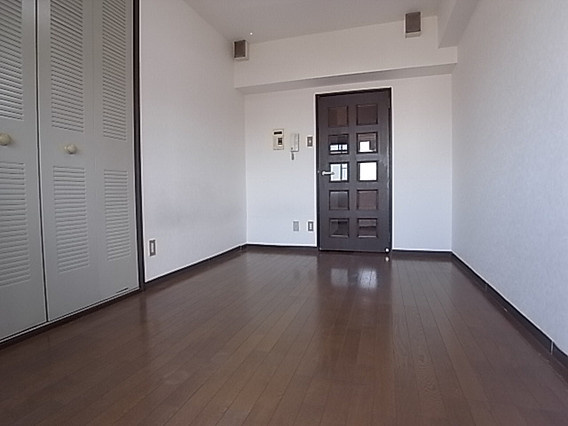 ロマネスク六甲の洋室