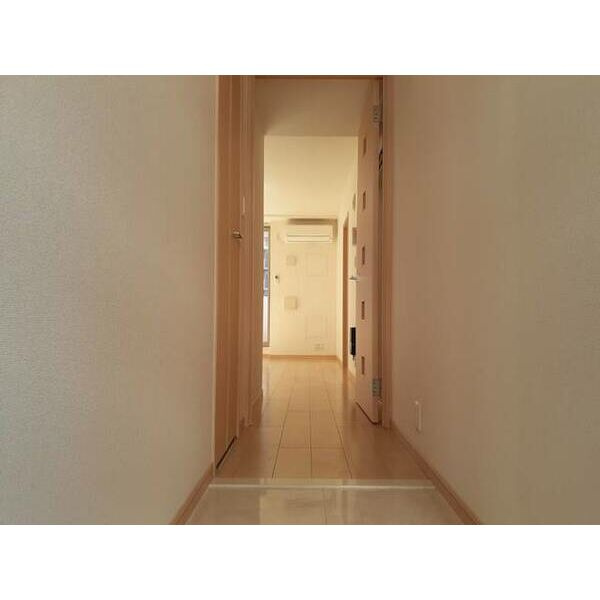 イサ・セレッソの玄関