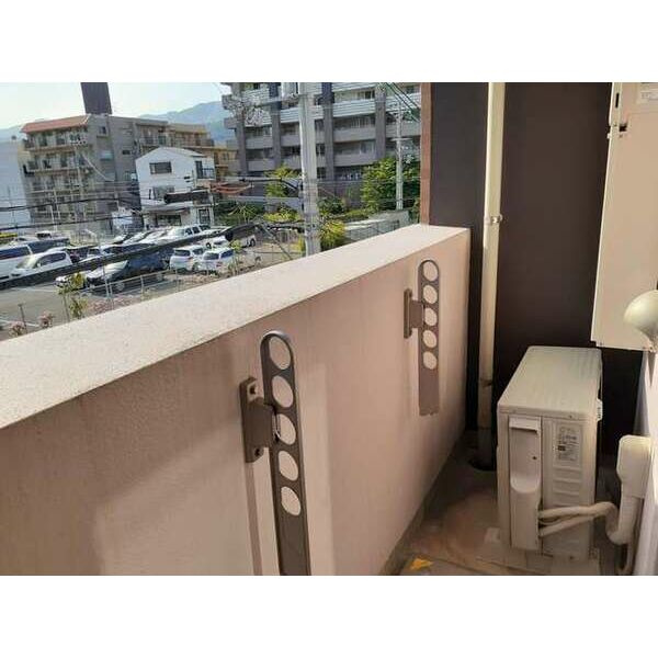 イサ・セレッソのバルコニー