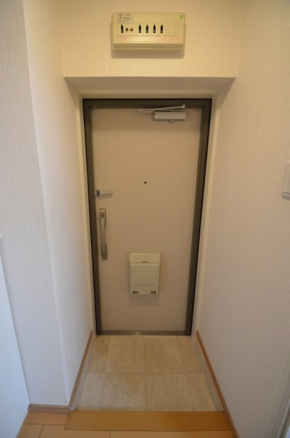 シャトー野崎の玄関