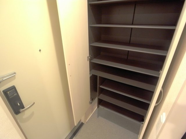 Ｄ－ｒｏｏｍ高羽の玄関