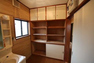 【独立洗面台】 | 毛呂山町西戸　中古住宅 | 1階洗面収納