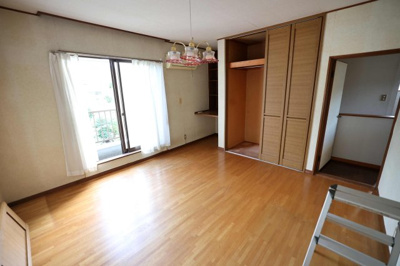 【洋室】 | 毛呂山町西戸　中古住宅 | 2階東側洋室8帖2