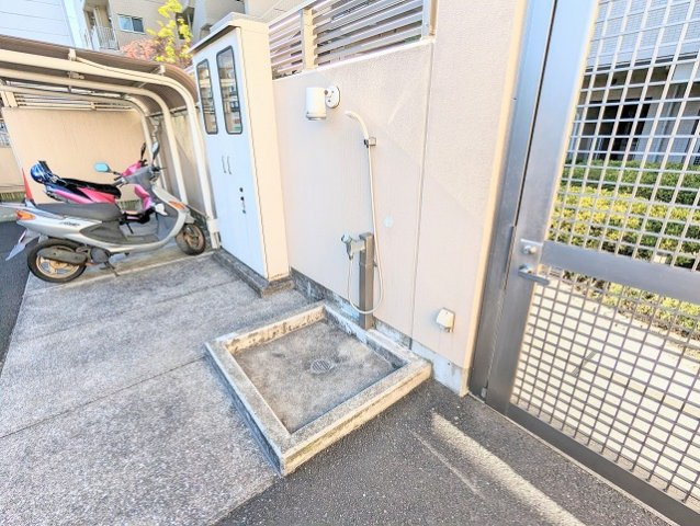 エンゼルパークソレイユ住吉のその他共用部分|ペット用の足洗い場です。