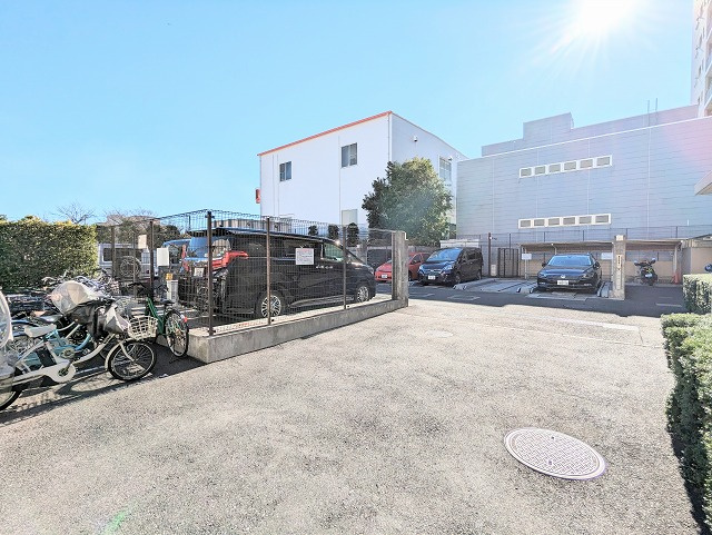 エンゼルパークソレイユ住吉の駐車場|空き状況についてはお問合せください。